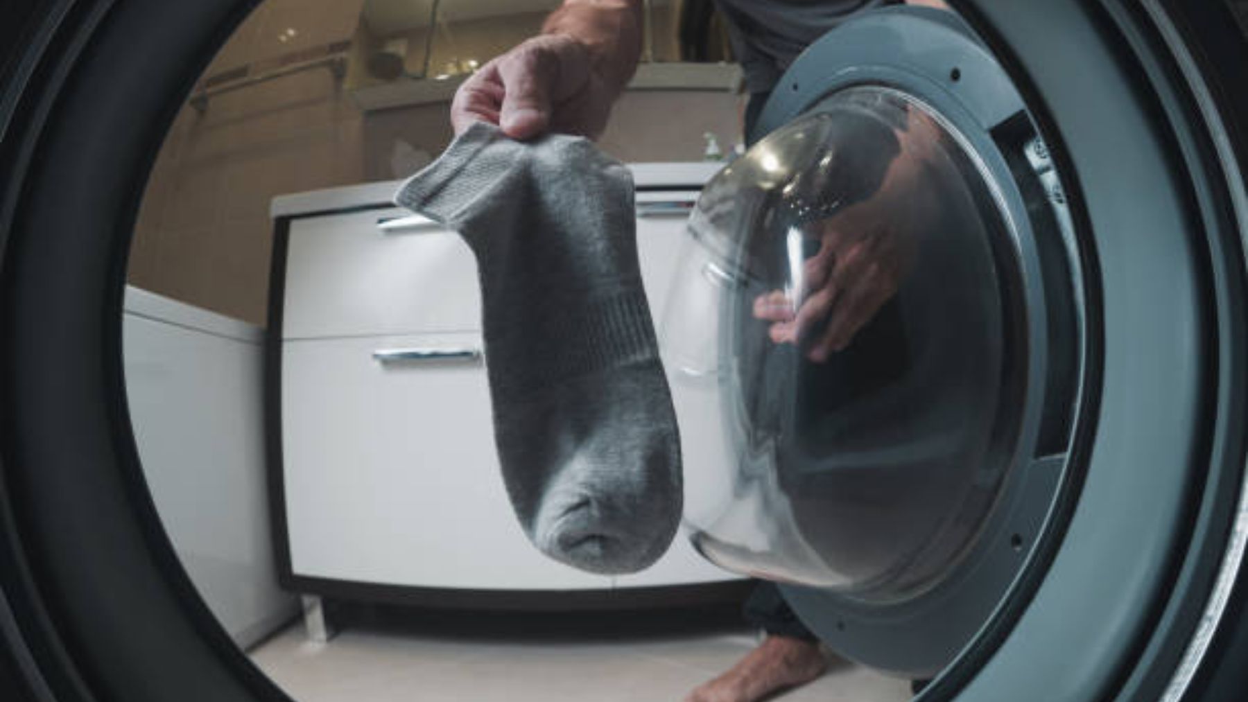Los trucos para no perder los calcetines en la lavadora