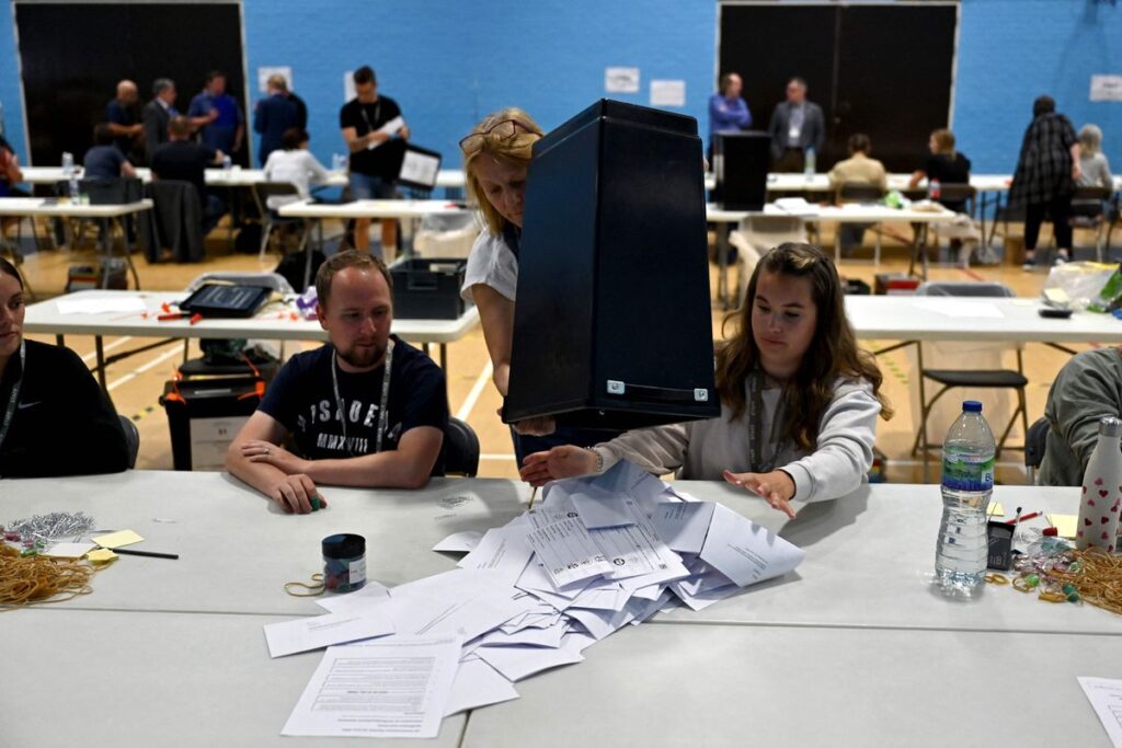 Los votantes británicos propinan un duro castigo a Boris Johnson y al Partido Conservador