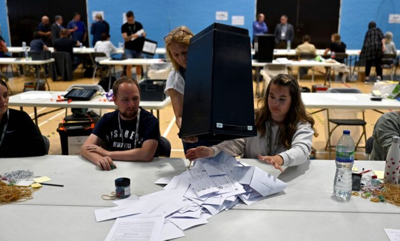 Los votantes británicos propinan un duro castigo a Boris Johnson y al Partido Conservador