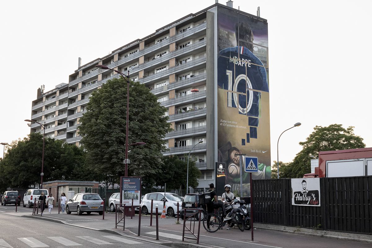 Macron contra Mélenchon: elecciones bajo el espectro de la abstención juvenil