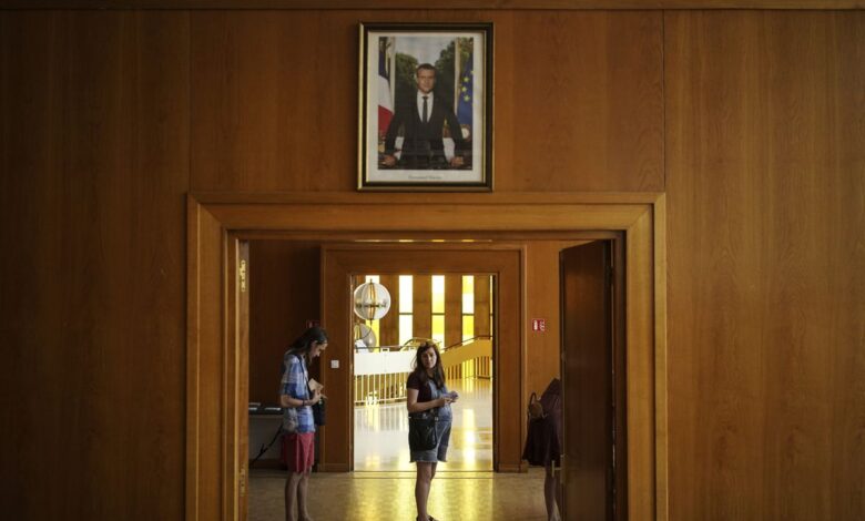 Macron sale debilitado de la primera vuelta de las legislativas francesas ante el avance de Mélenchon