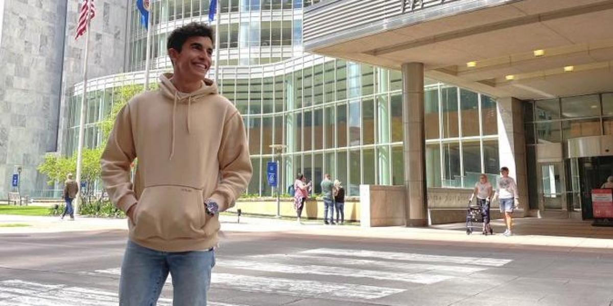 Marc Márquez, con una sonrisa antes de su operación