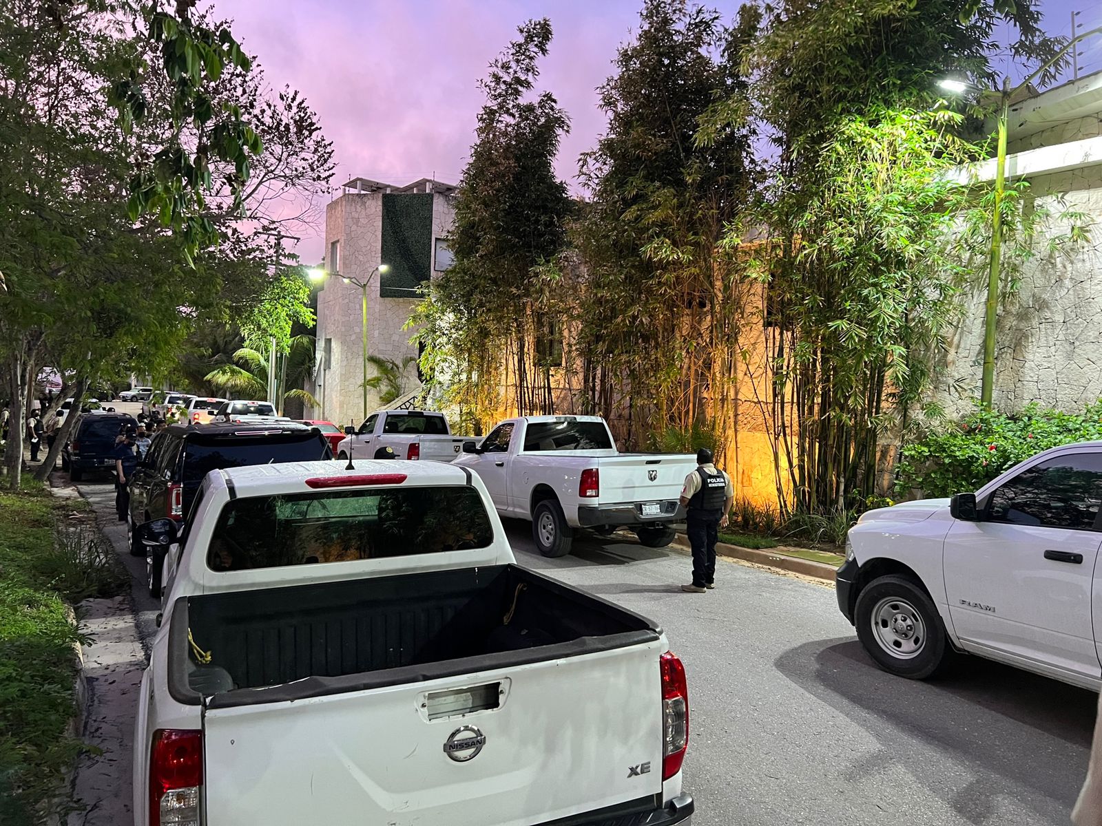 Ministeriales acuden a casa de ‘Alito’ Moreno en Campeche mientras él sostiene ‘encerrona’ con priistas en CDMX