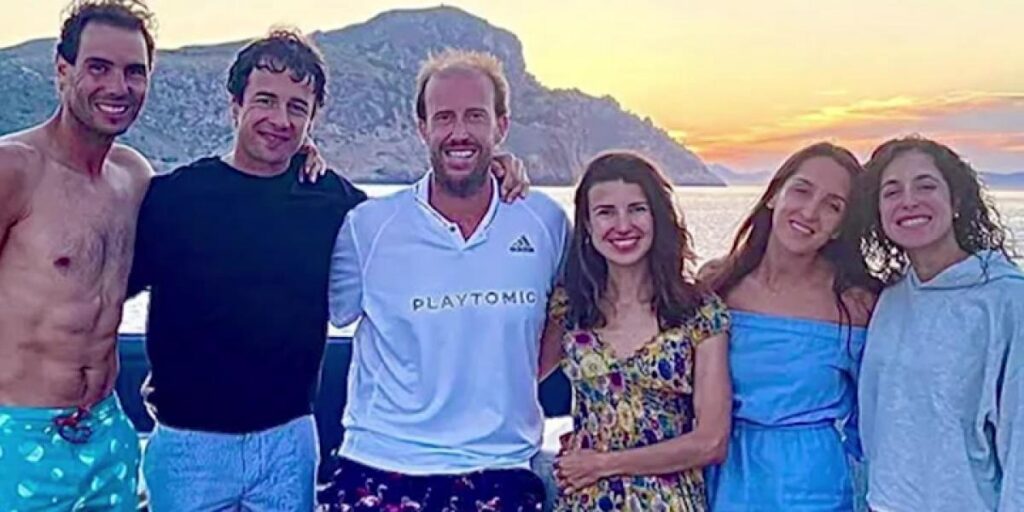 Nadal desconecta durante sus vacaciones a bordo de su yate de lujo