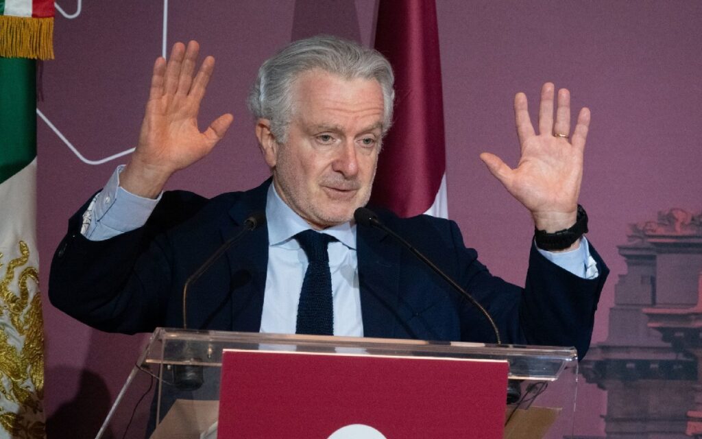 'Ni en las peores épocas del PRI... hoy nuestro aliado ya democratizado': Creel se lanza contra el Revolucionario Institucional y corrige | Video