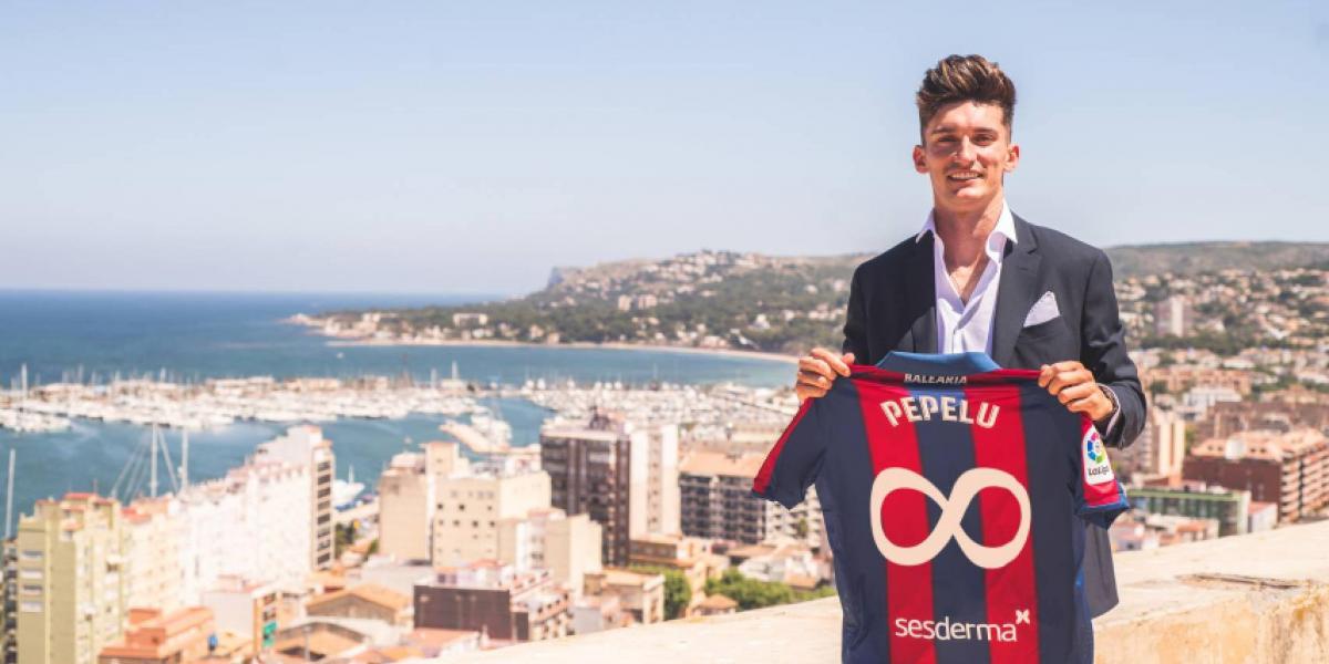 Oficial: El Levante renueva a Pepelu... ¡hasta 2032!