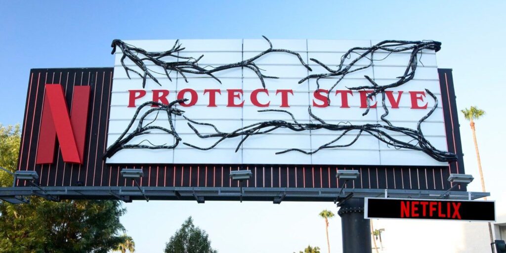 Ominous Stranger Things Billboard se burla de los fanáticos sobre el destino de Steve