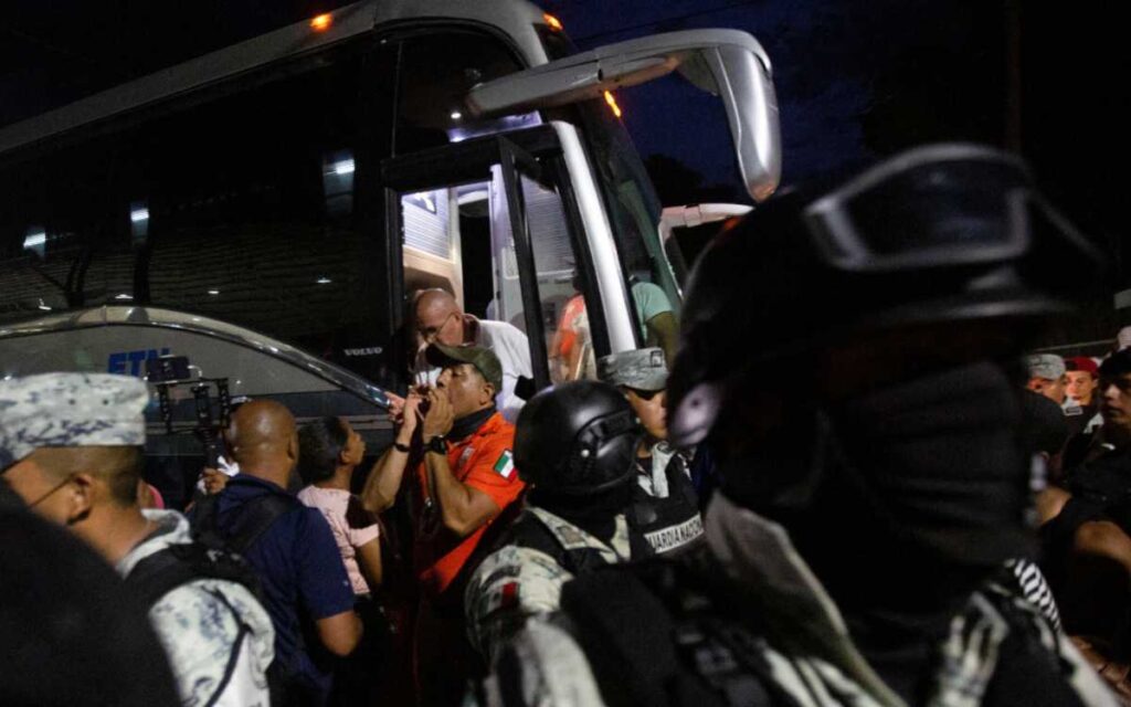 Organizaciones piden frenar 'detenciones masivas' de migrantes en México