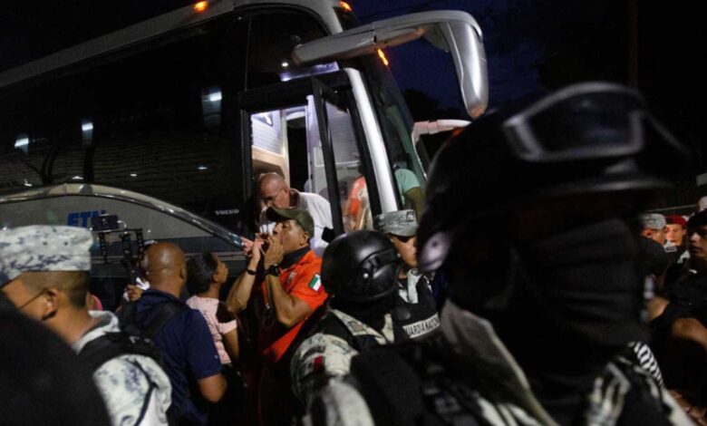 Organizaciones piden frenar 'detenciones masivas' de migrantes en México