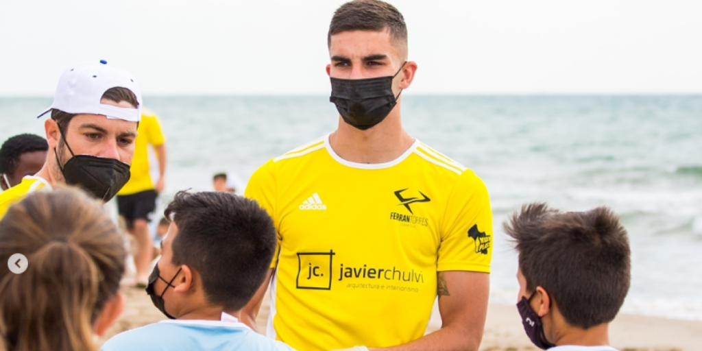 Pedri y Ferran Torres, muy comprometidos en el cuidado del medioambiente