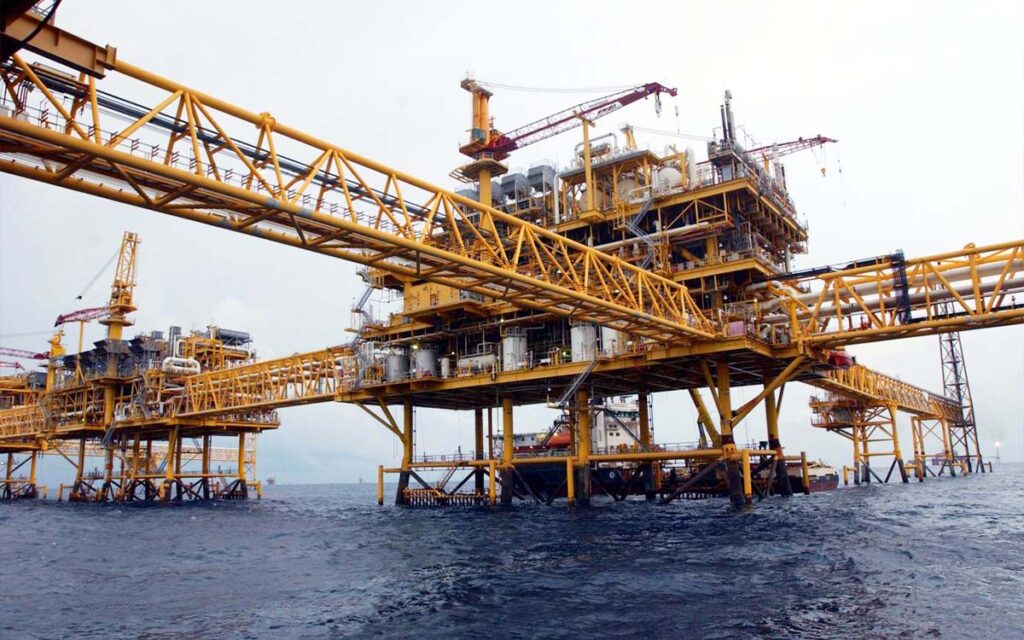 Pemex aumenta exportaciones de crudo a Estados Unidos y recorta a otros destinos