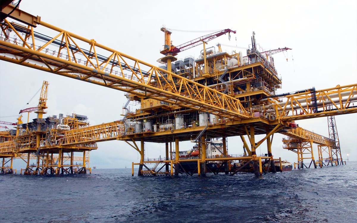 Pemex aumenta exportaciones de crudo a Estados Unidos y recorta a otros destinos