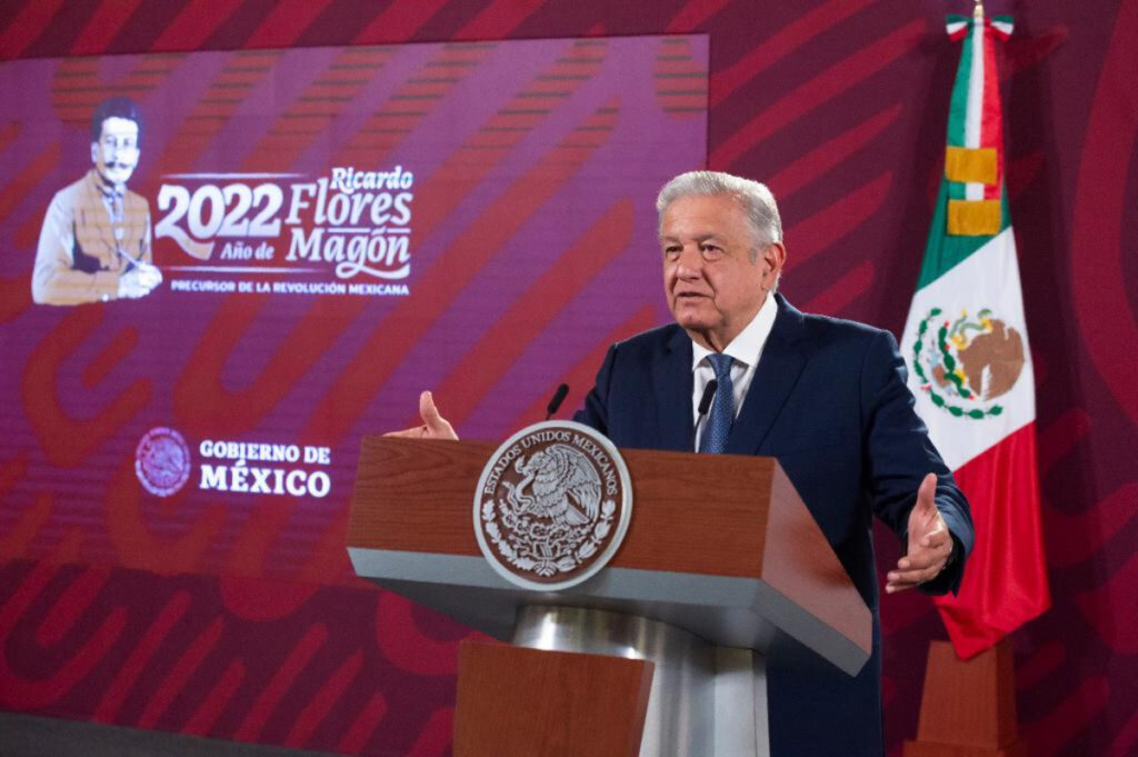 Pide AMLO pasar de "austeridad republicana" a "pobreza franciscana"