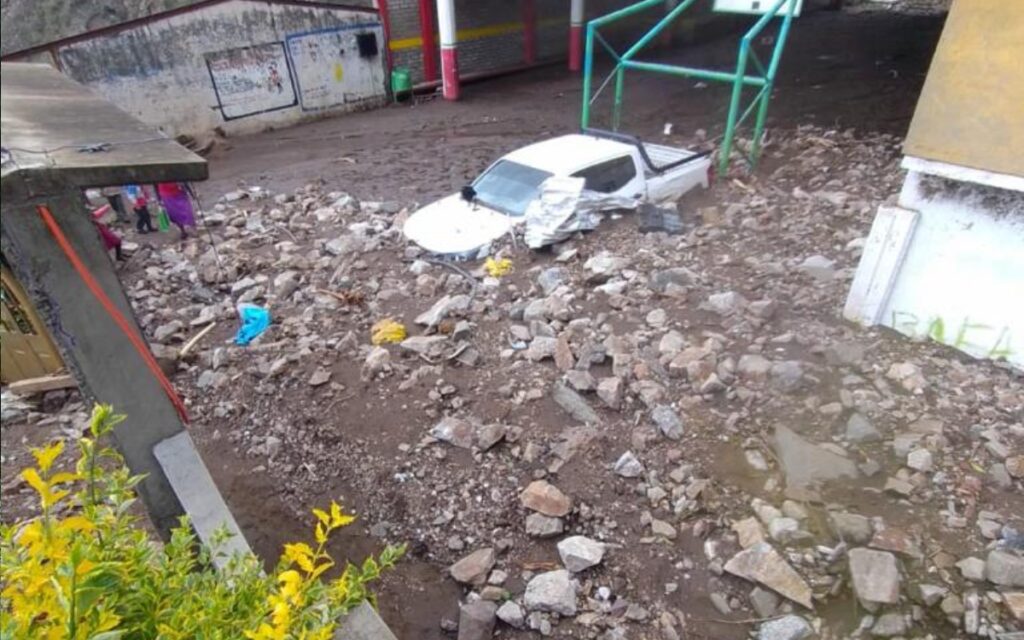 Piden auxilio damnificados del huracán Agatha en Oaxaca