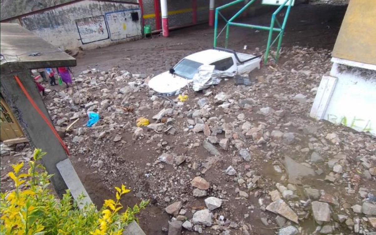 Piden auxilio damnificados del huracán Agatha en Oaxaca