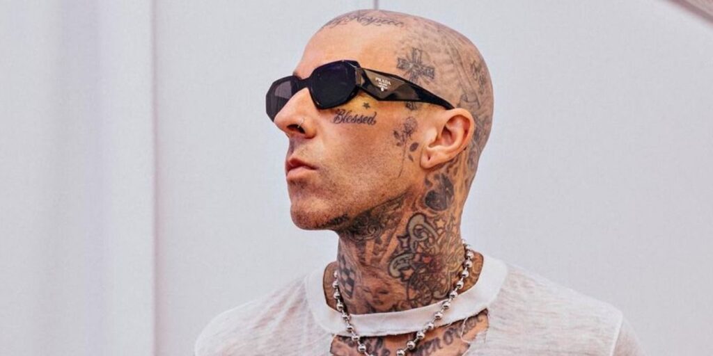 Por qué los fanáticos de Kardashians piensan que Travis Barker es espeluznante