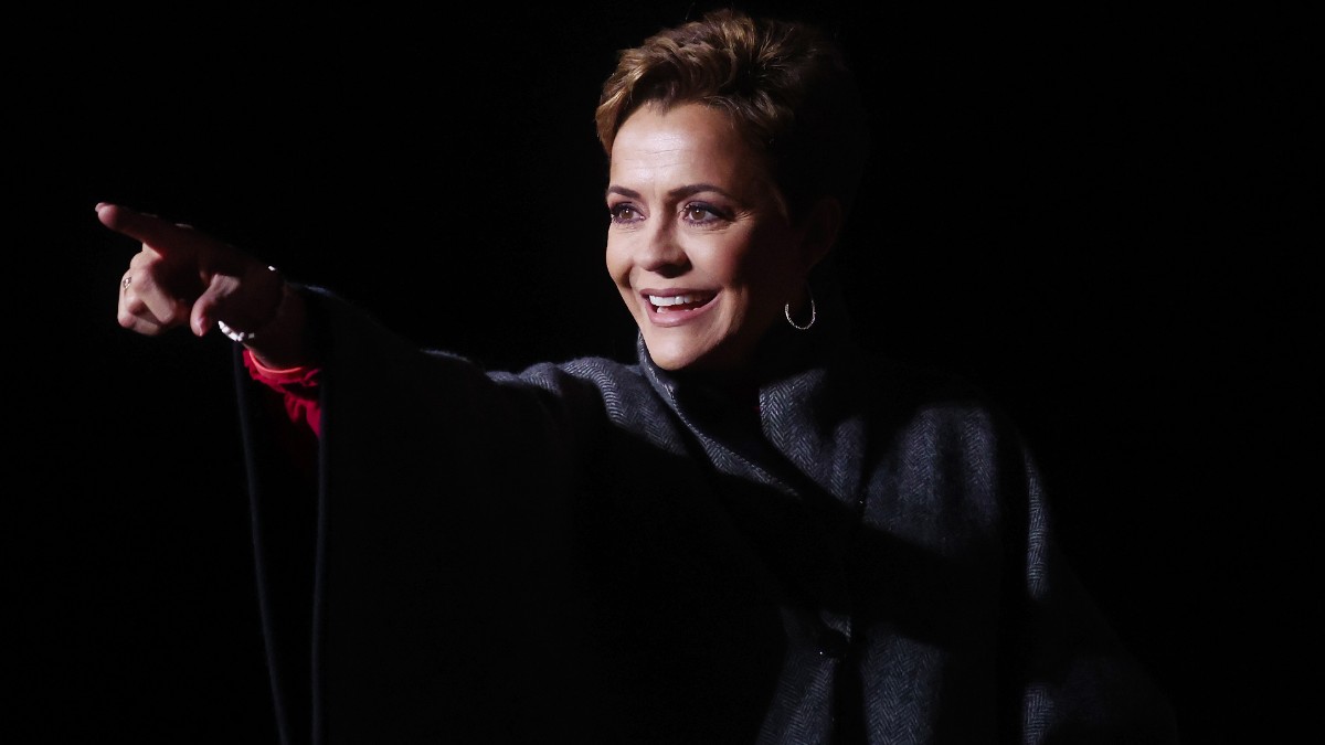 Precandidata republicana Kari Lake arremete contra Drag queen