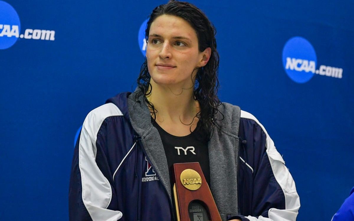 Prohíbe FINA a nadadores transgénero competir en pruebas de élite femeninas | Tuit