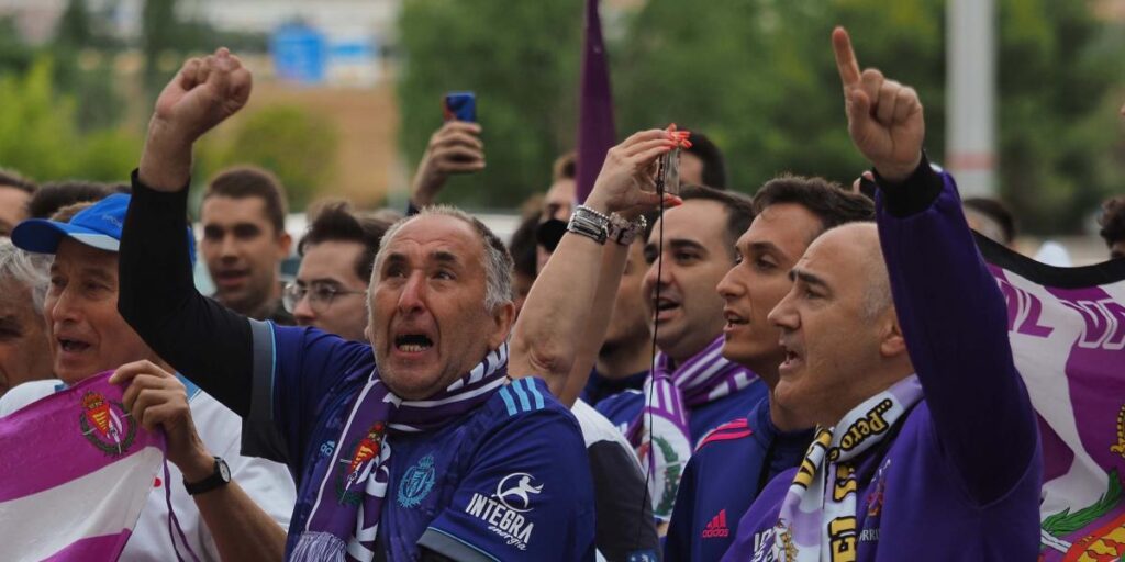 Protesta en Valladolid contra el nuevo escudo