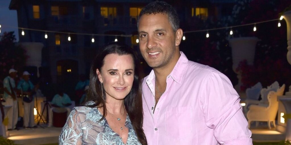 RHOBH: Kyle Richards' Husband & Daughters Land Netflix Show