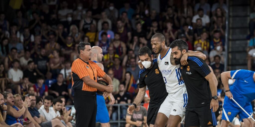 Randolph, operado de la rodilla izquierda