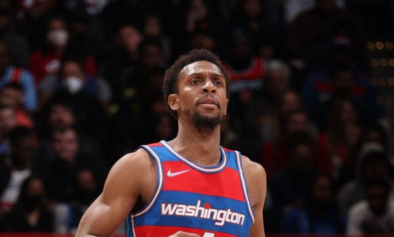 Récord histórico: Ish Smith podría vestir 13 camisetas distintas