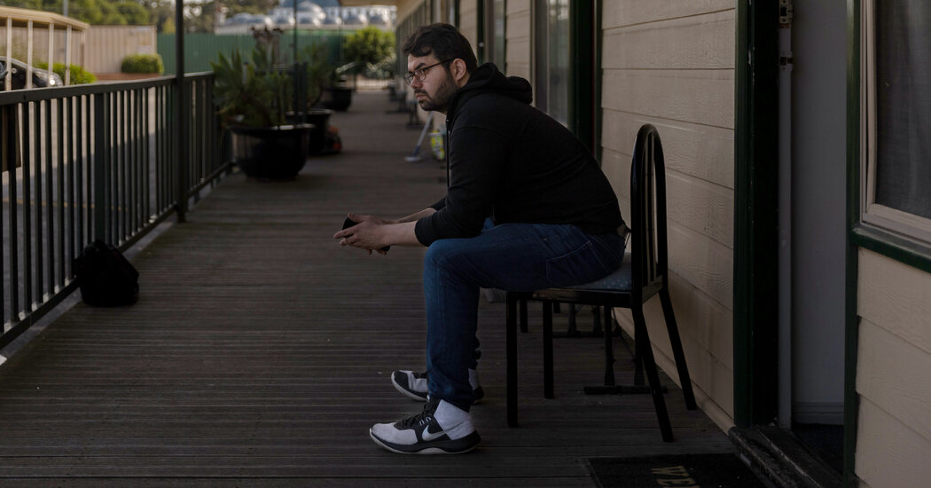 Refugiados en Australia aprenden a vivir de nuevo después de 9 años detenidos