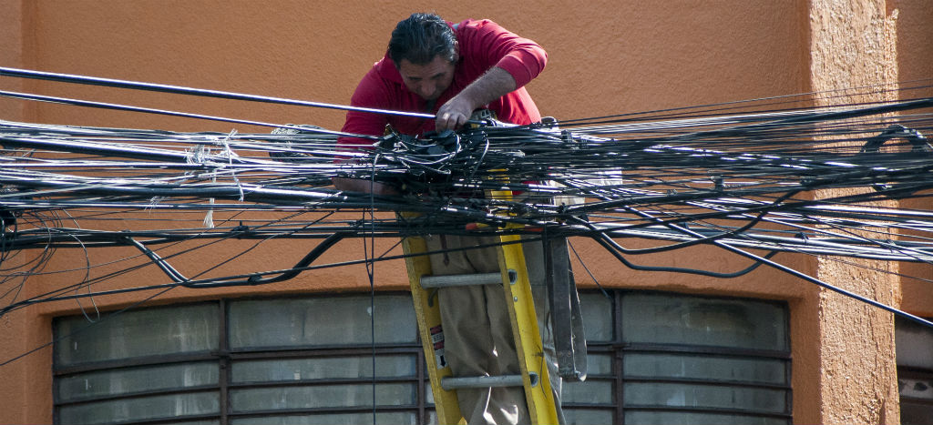 Rescata gobierno a la empresa Altán para ampliar internet en México