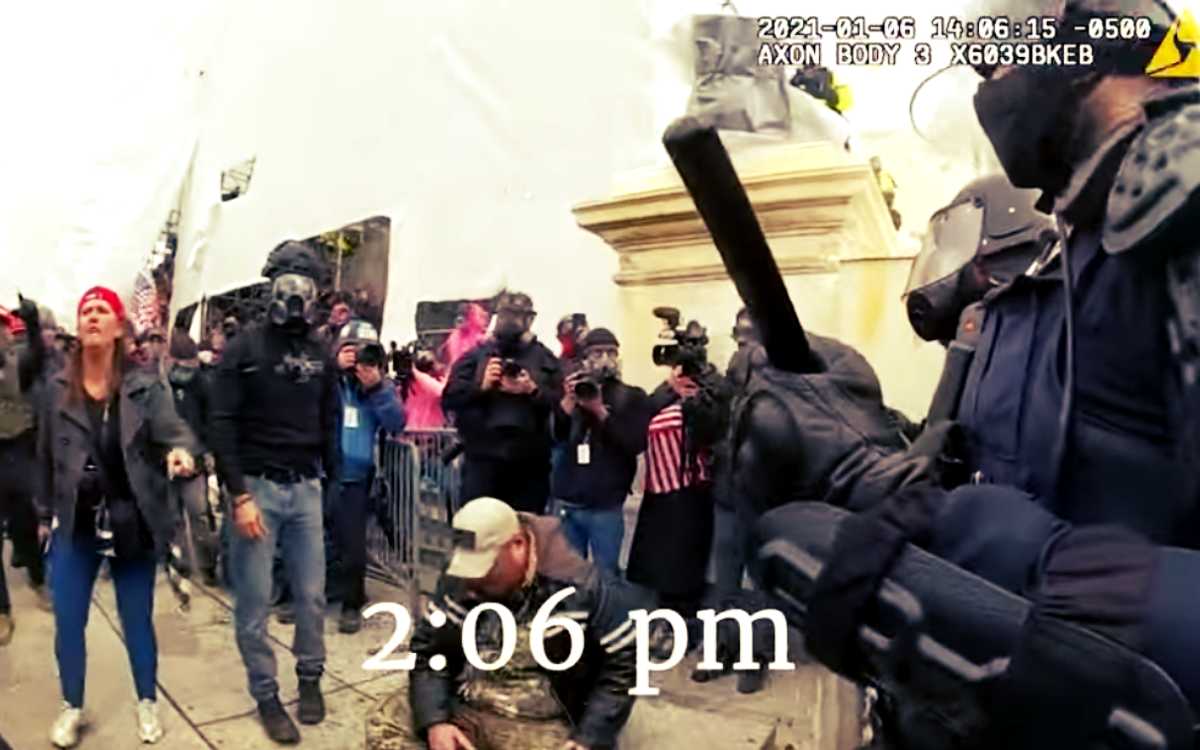Revelan videos inéditos de ataque al Capitolio por turba alentada por Trump