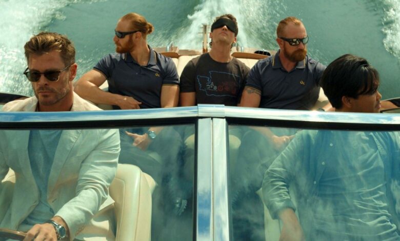 Revisión de Spiderhead: Hemsworth y Teller elevan un thriller familiar pero intrigante