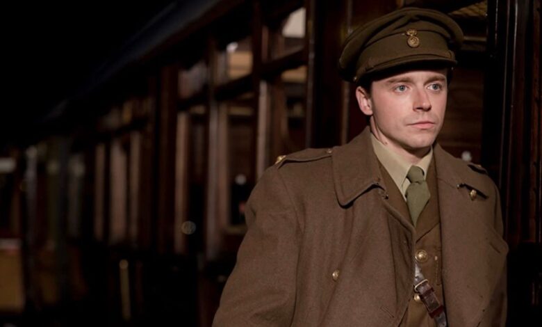 Revisión de la bendición: la película biográfica Siegfried Sassoon de Terence Davies se dispara y sorprende