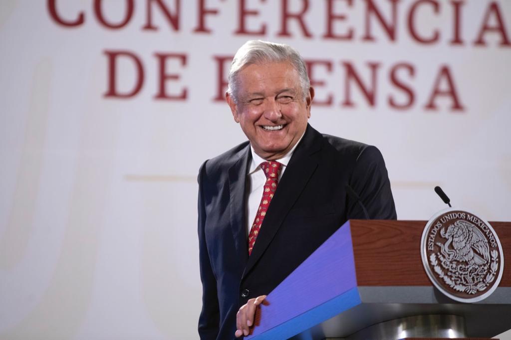 “Si es tan malo el PRI ¿por qué se aliaron al PRI?”, cuestiona AMLO ante críticas de que Morena es el nuevo PRI