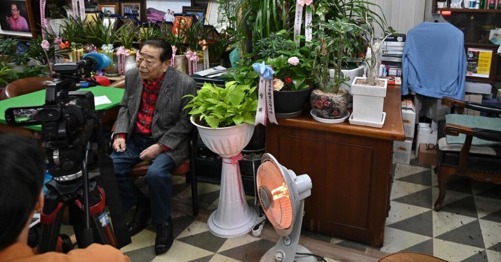 Song Hae, querido presentador de televisión de Corea del Sur, muere a los 95 años