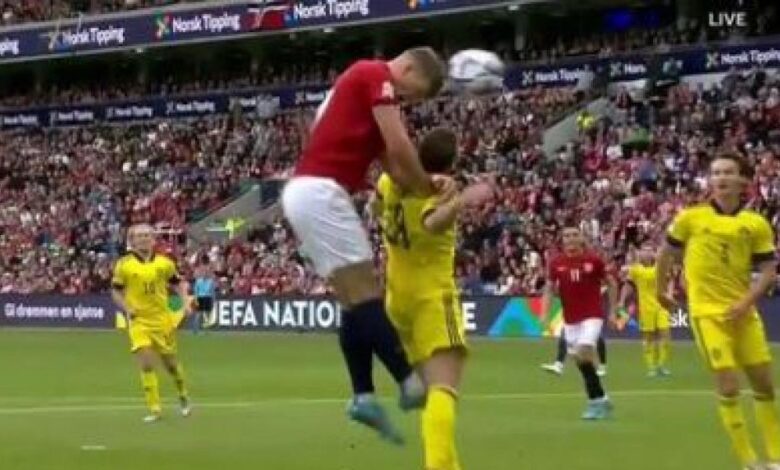 Sorloth gana la batalla a Isak