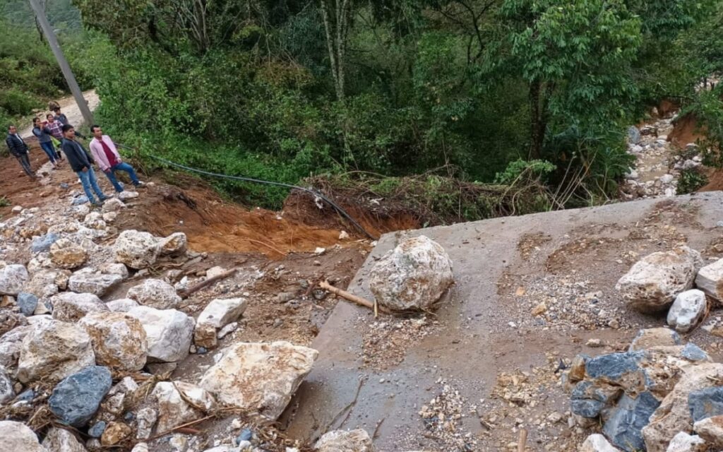 Suman 11 muertos y 21 desaparecidos por Agatha en Oaxaca