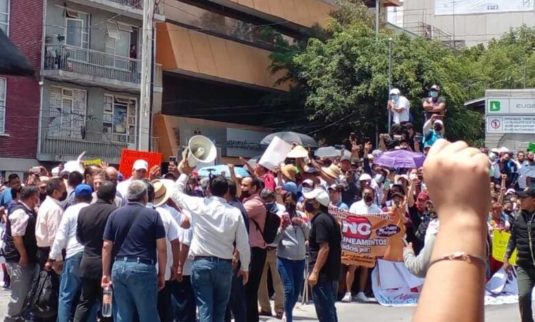 Suspenden norma de mercados en CDMX tras marcha de locatarios