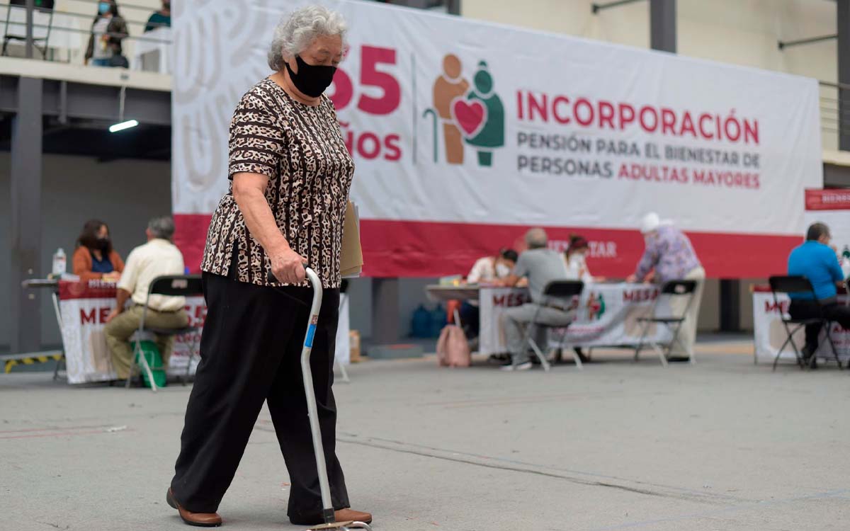 Te explicamos cómo recibir la tarjeta de pensión para adultos mayores