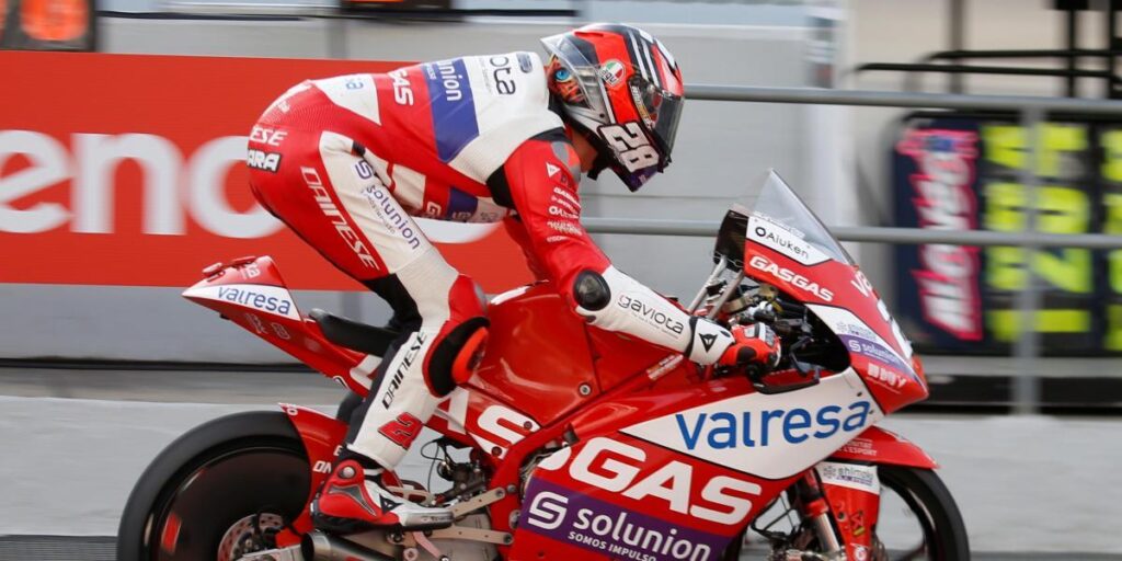 Tercer triunfo en cinco carreras para Izan Guevara en Sachsenring