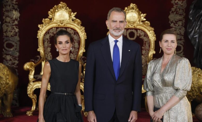 Todo sobre el vestido que la reina Letizia repitió para la cena de la OTAN