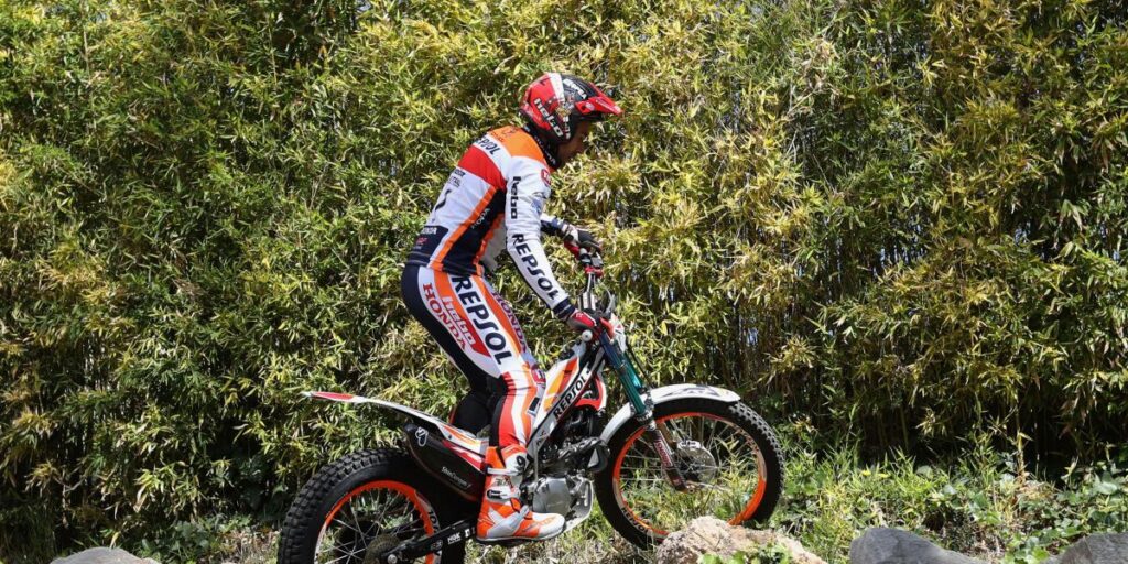 Toni Bou gana la segunda prueba del Mundial al aire libre