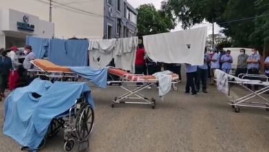 Trabajadores del Hospital Civil de Oaxaca denuncian falta de insumos: 'no hay gasolina, ni camillas'