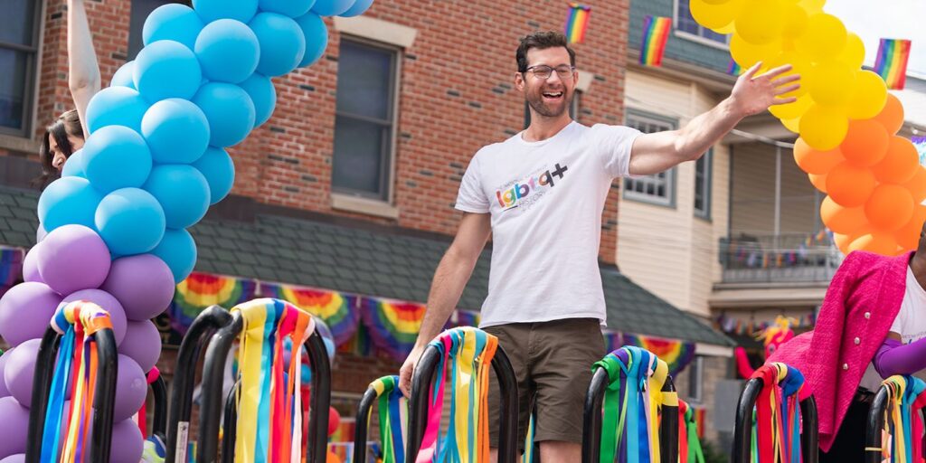 Tráiler de Bros: la comedia romántica LGBTQ+ de Billy Eichner explora las citas modernas