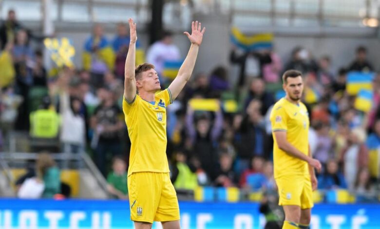 Ucrania y Escocia debutan con victoria