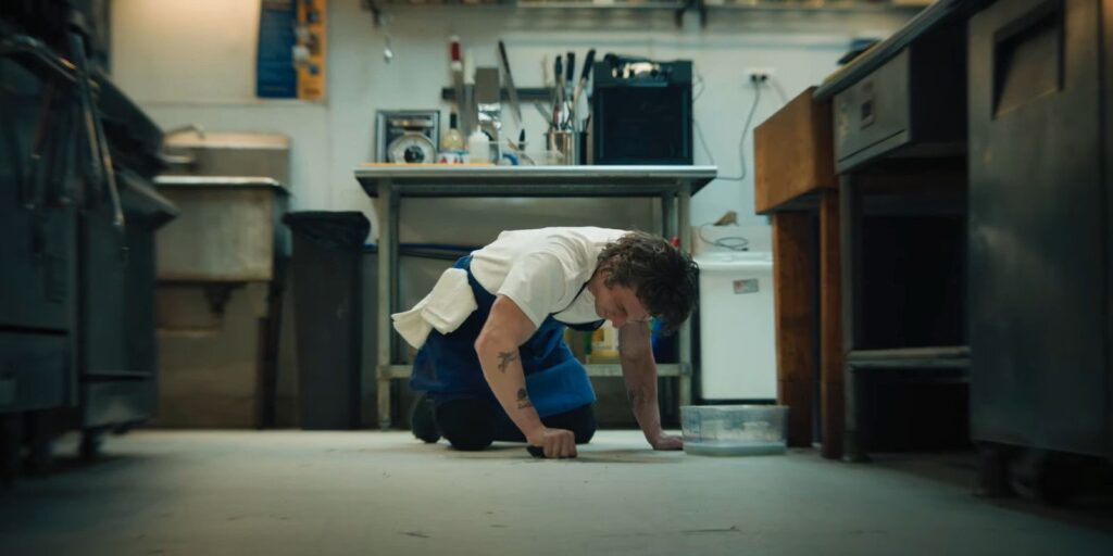 Un exitoso chef regresa a sus raíces en Chicago en The Bear Trailer para FX