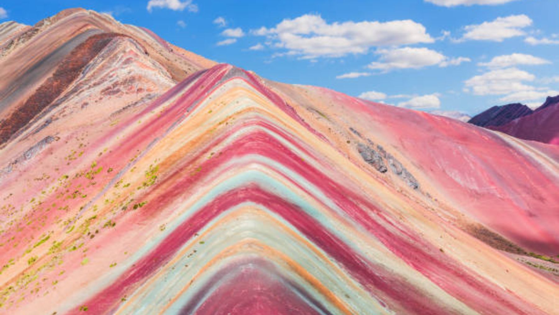 Vinicunca, la curiosa montaña arcoíris que debes conocer
