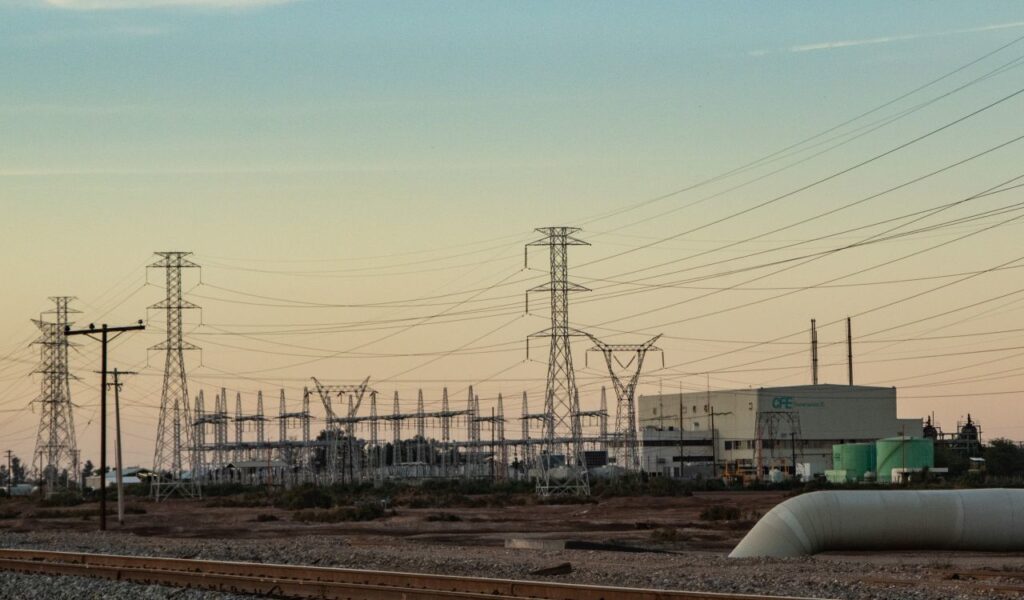 WSJ señala que política energética de AMLO es de los 70; "Que se vayan a robar más lejos", contesta