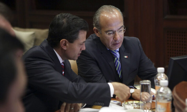 ...Y AMLO acusa pacto EPN-Calderón