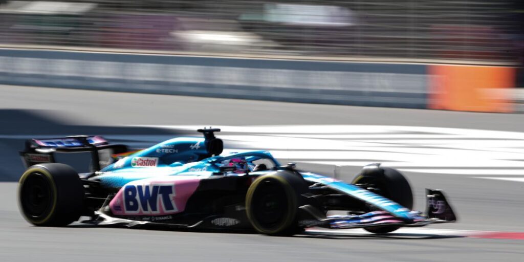 "¿Por qué cambia el coche de viernes domingo?", se pregunta Alonso