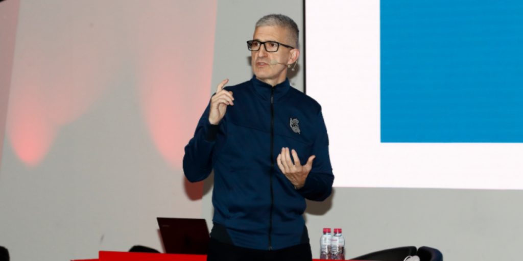 "El jugador de casa nos hará más fuertes y el que venga de fuera nos hará mejores"