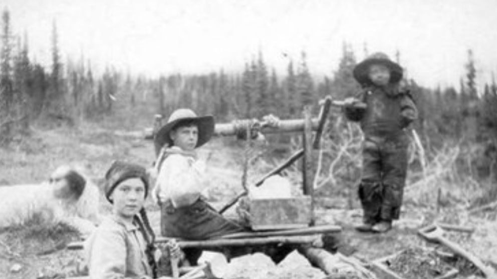 ¿Es Greta Thunberg una viajera del tiempo que viene de 1898?